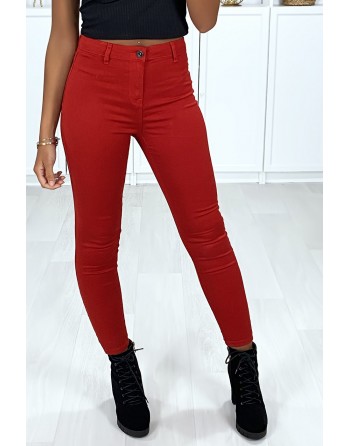 Jeans slim rouge très extensible avec poches à l'arrière