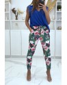 Pantalon stretch vert fleuris avec plis, poches et ceinture - 2