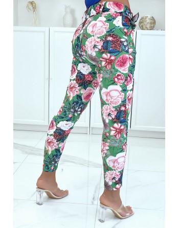 Pantalon stretch vert fleuris avec plis, poches et ceinture - 5