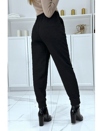 Pantalon noir à taille haute et motif relief haute couture - 4