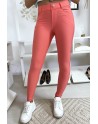 Pantalon slim rose avec poche et boutons strass. Mode femme 9934 - 1