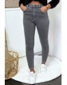 Jeans gris en taille haute très extensible avec poches - 7