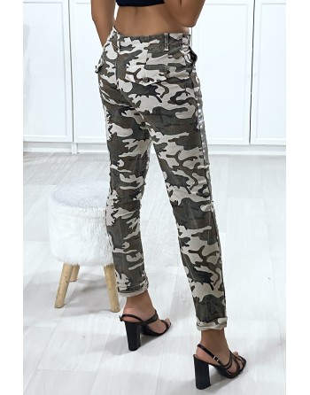Pantalon slim militaire avec poches et motif argenté aux jambes - 5