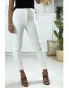 Jeans slim en blanc avec poches à l'arrière - 1