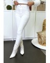 Pantalon jeans slim blanc avec poches arrières - 10