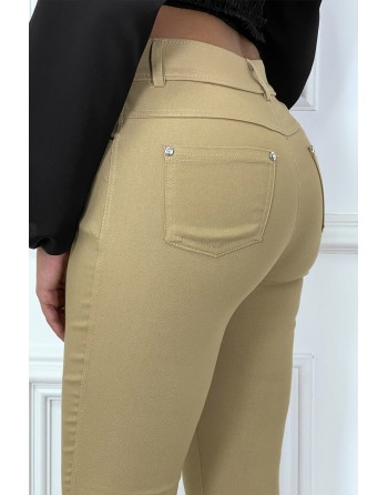 Pantalon slim camel avec poches et boutons avec faux diamant - 7