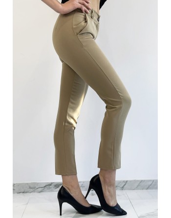Pantalon slim camel avec poches style working girl - 4