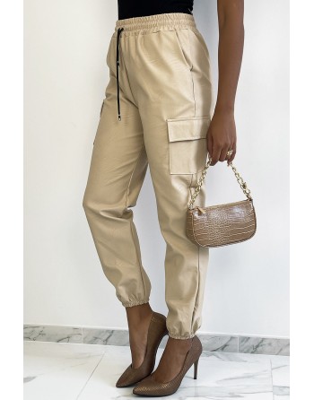 Pantalon cargo beige en simili avec poches - 2