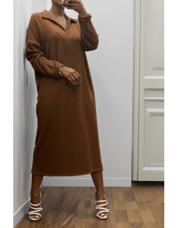 Longue robe épaisse col chemise en marron - 3