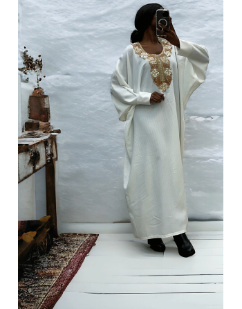 Abaya blanche avec une jolie coupe ample et de la broderie à l'avant  - 1