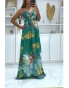 Longue robe très chic motif fleuris en fond vert - 3