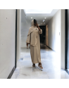 Robe abaya couleur beige en soie de medine avec foulard  intégré  - 1