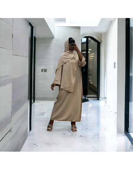 Robe abaya couleur beige en soie de medine avec foulard  intégré  - 2